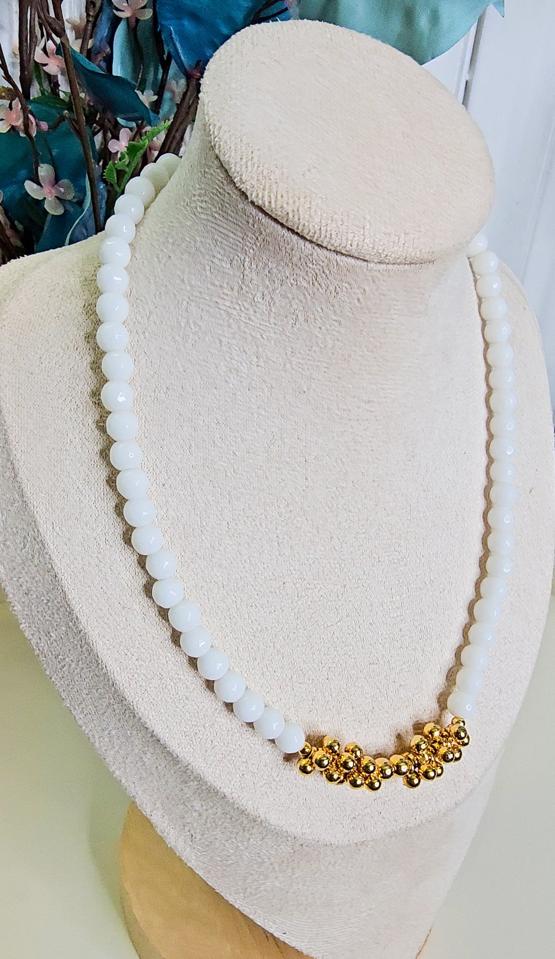 white agate necklace for women