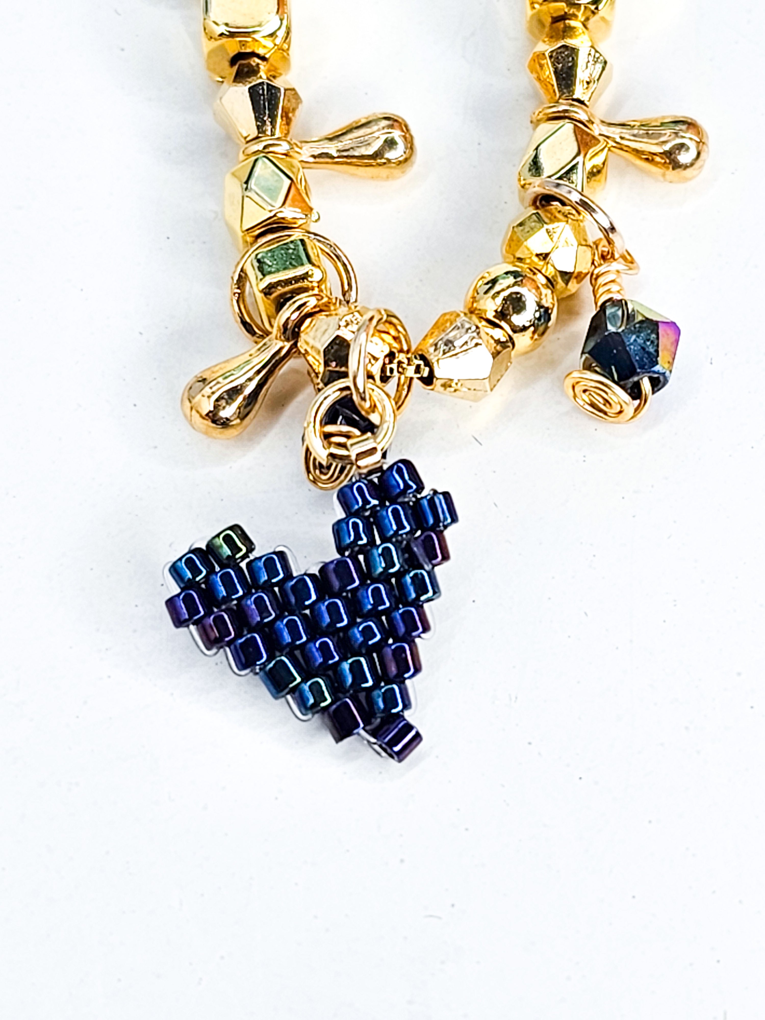 minimlaist heart necklace